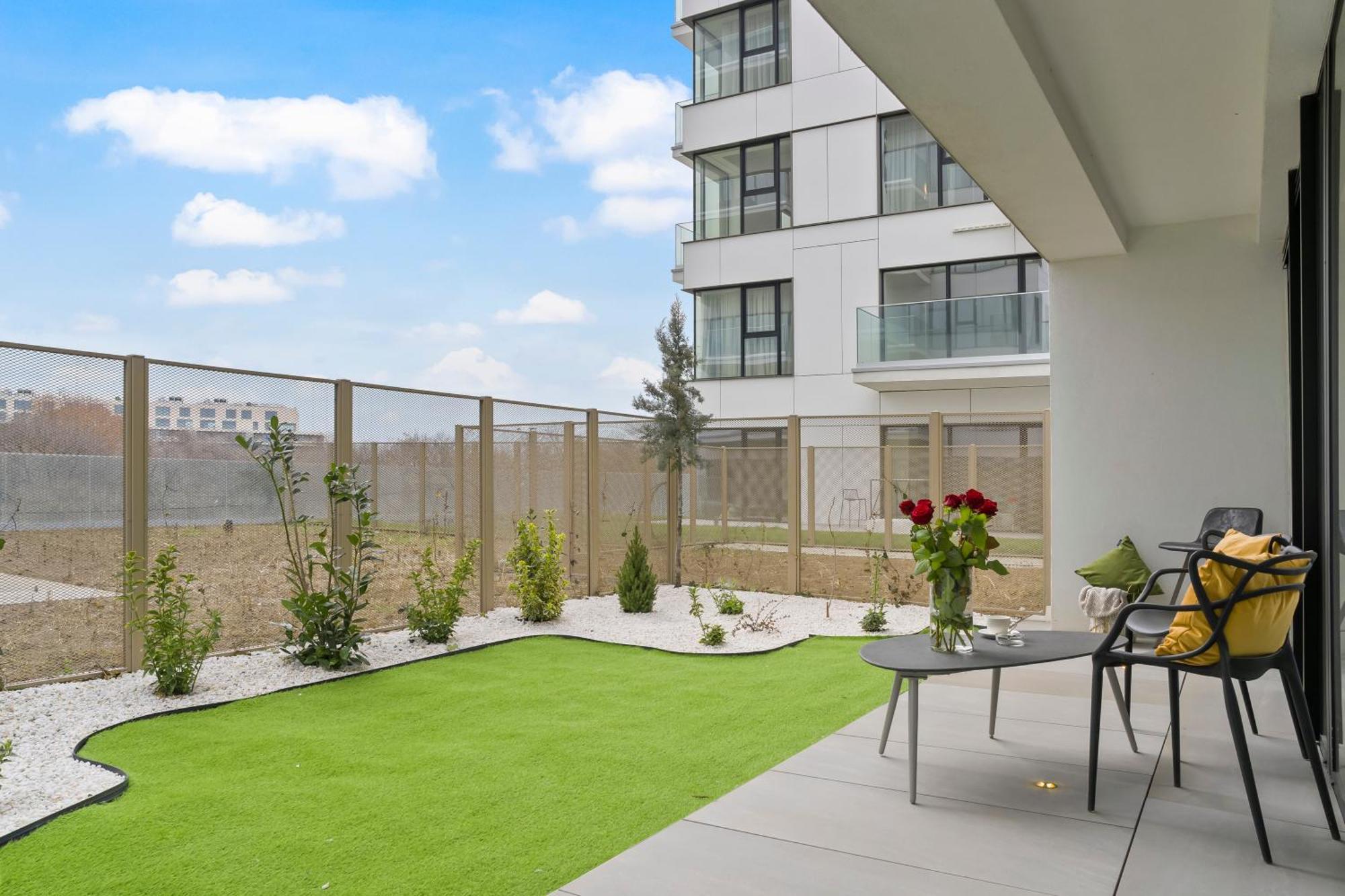 One Verdi Luxury Apartments Boekarest Buitenkant foto